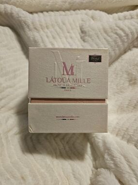 Latoua Mille Resurfacing Collagen Cream for acne-prone skin